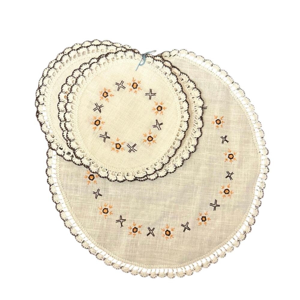 New vintage linen embroidered crochet  white set of 6 5.5” 1 10” Duchess doilies